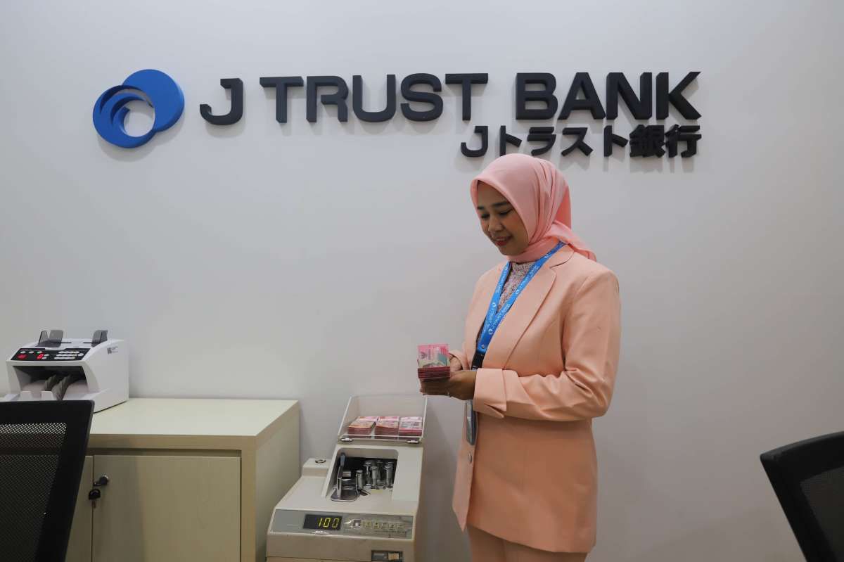 Demi Penuhi Free Float, JTrust Nego Investor