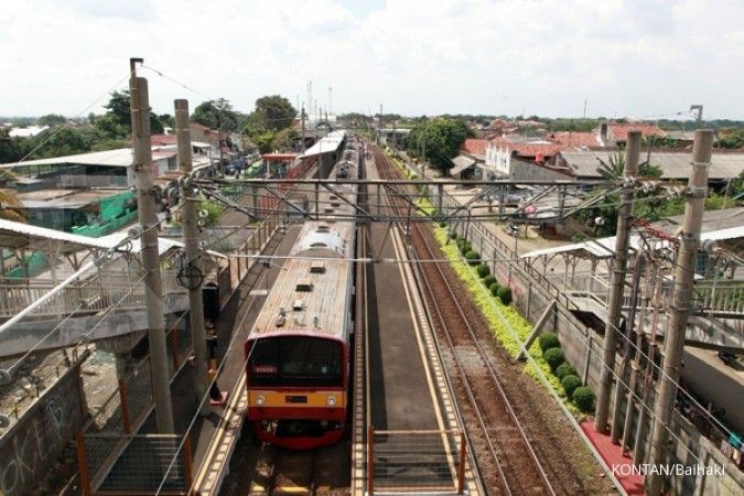 Tarif kereta ekonomi turun, commuter line naik