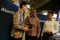 Indonesia's Alamtri Aiming for Mid-December Launch of Aluminium Plant, Official Says