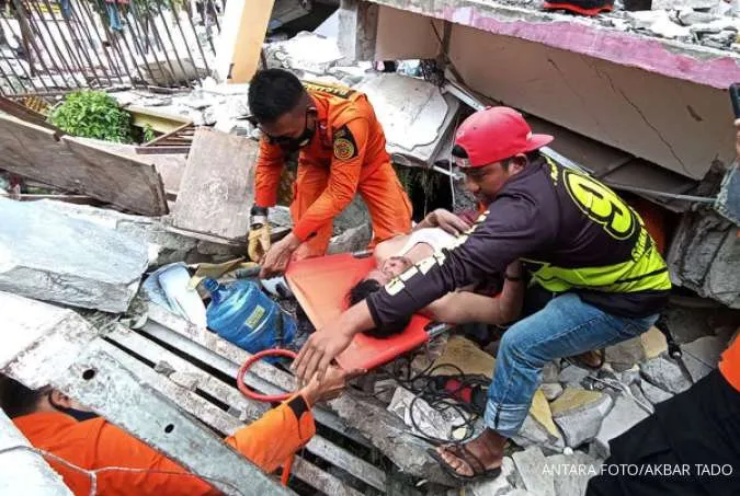 Quake death toll at 73 as Indonesia struggles with string of disasters