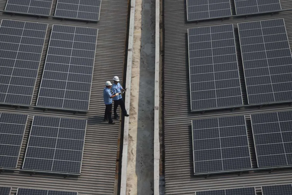 Investasi PLTS di Tanah Air Terhambat Kebijakan TKDN 