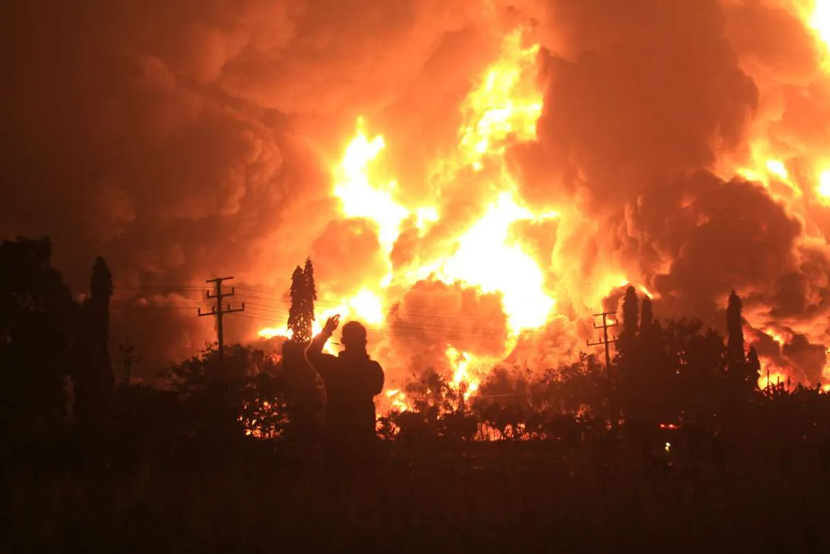 Five injured, hundreds evacuated after massive blaze at Indonesia oil refinery