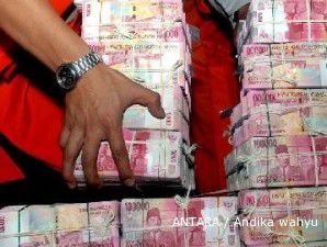 Rupiah falls to Rp 9,000 as panic selling continues