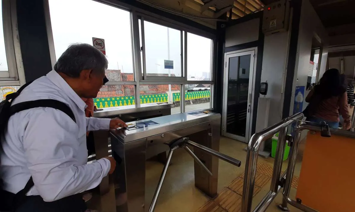 Panduan Cara Bayar Transjakarta dengan Tiket QR dan QRIS Tap