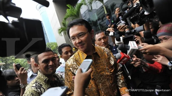 Jakartans text Ahok over complaints