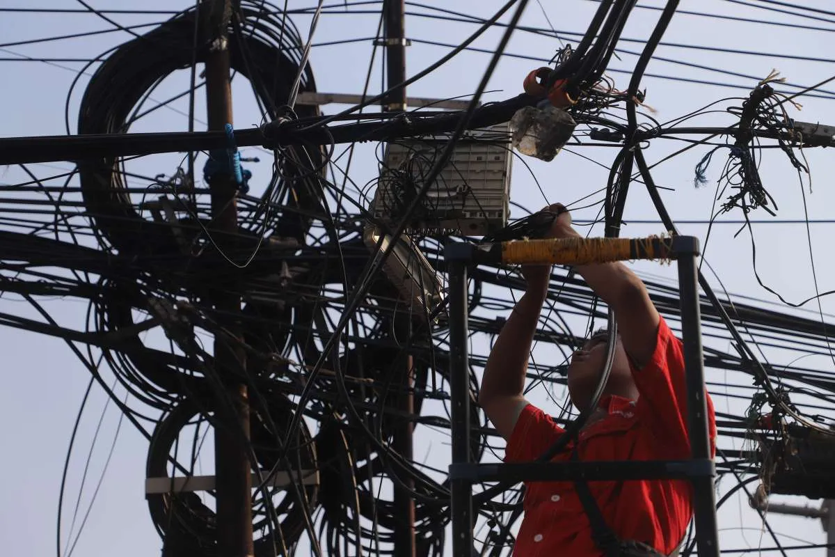 Komdigi Alokasi Jaringan Internet 6 GHz, Simak Prospek Bisnis Emiten Telekomunikasi