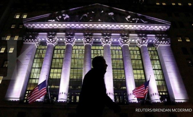 Investor tarik napas, Wall Street melemah tipis