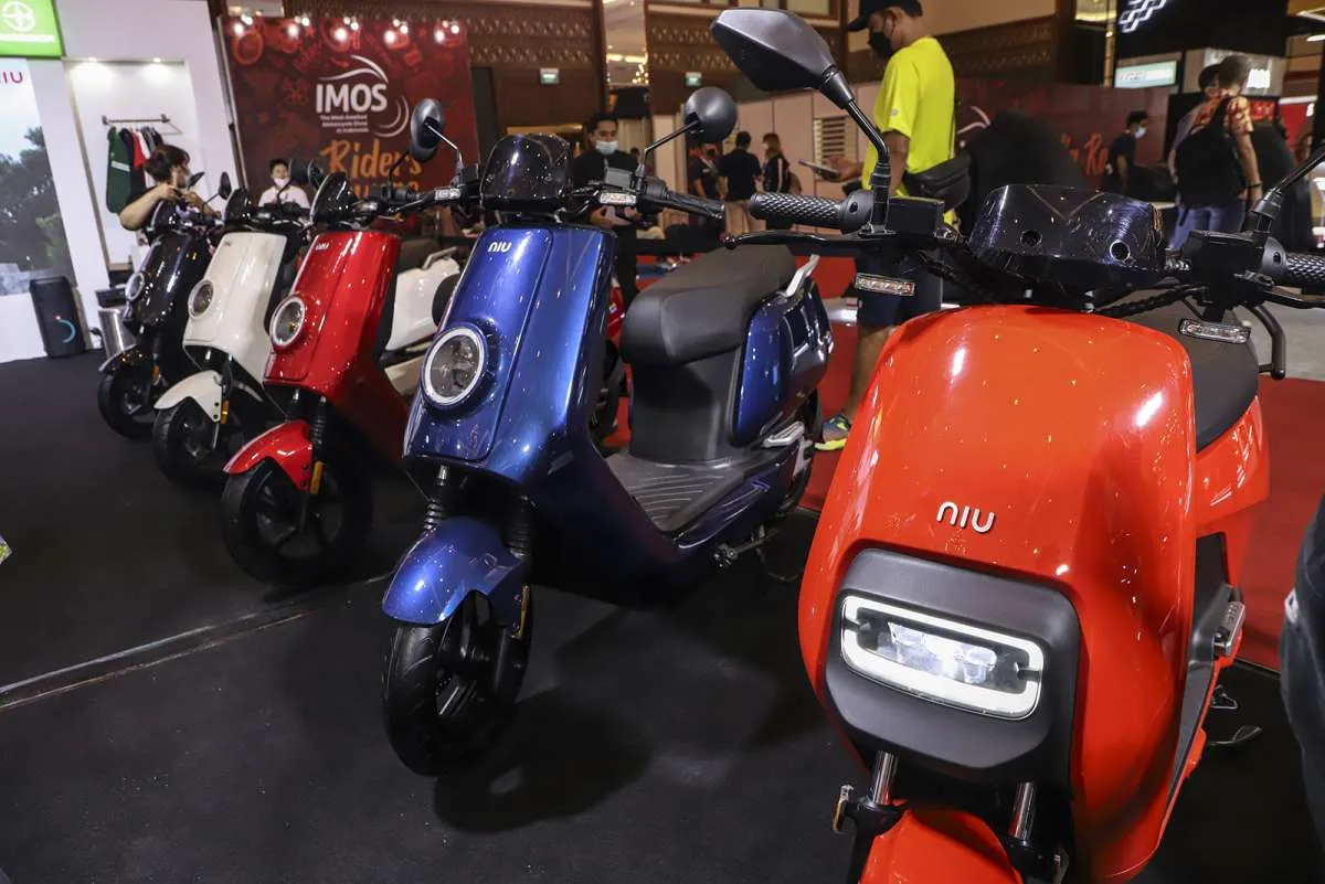 Periksa Harga Motor Listrik Selis, Gesits, Viar, hingga NIU per November 2022