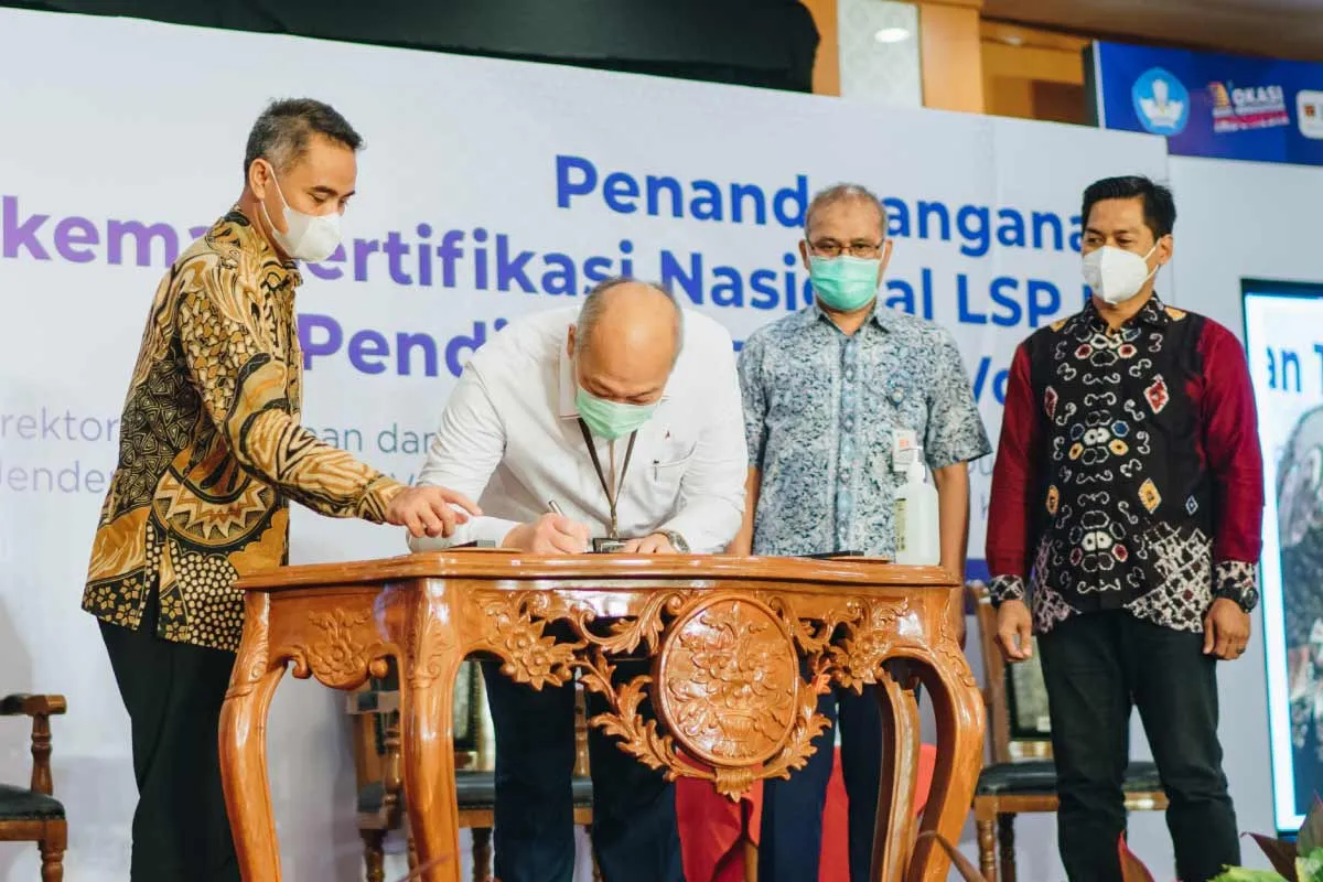 Kemendikbud dan BNSP Tandatangani 149 Skema Sertifikasi bagi Mahasiswa Vokasi