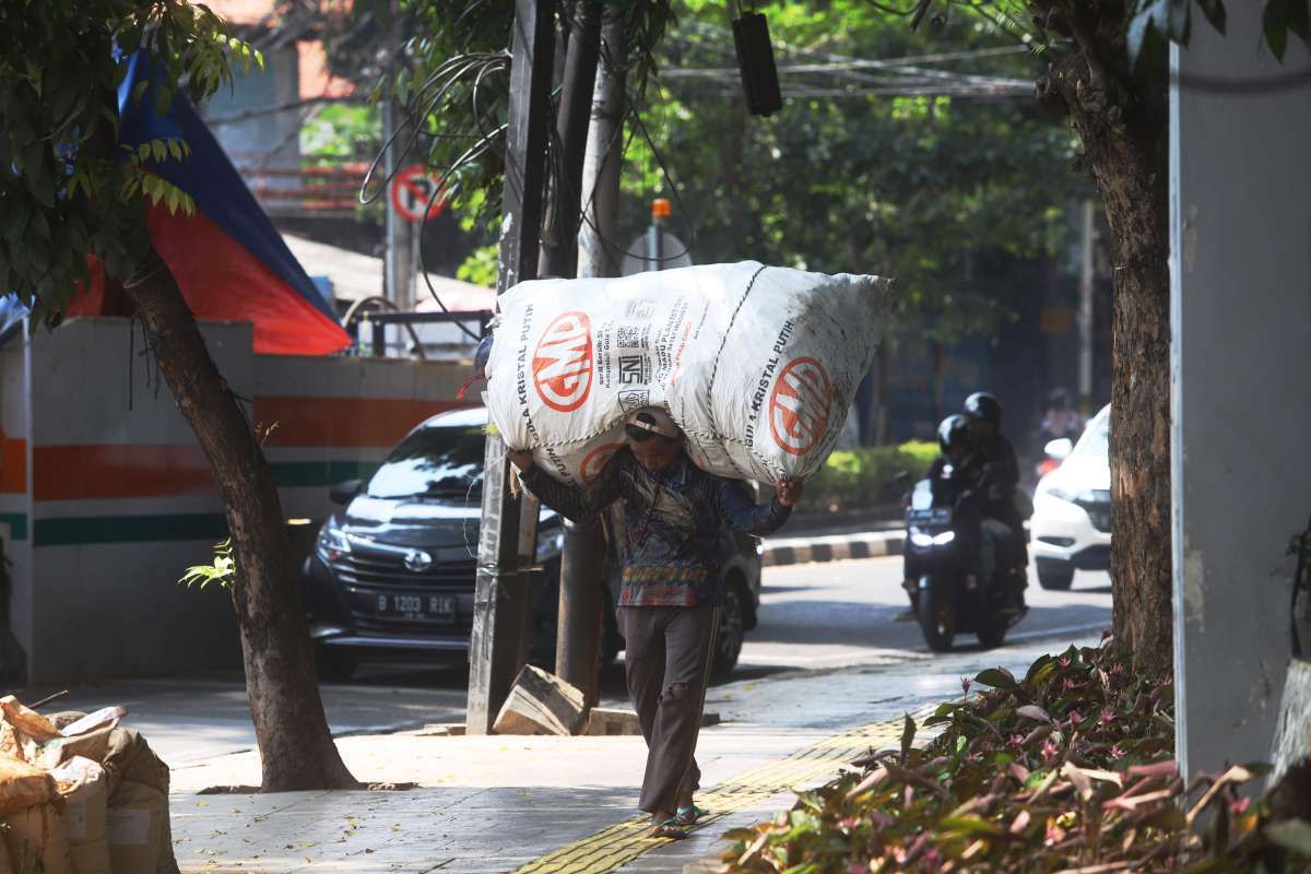 Target Ambisius Prabowo Pangkas Angka Kemiskinan