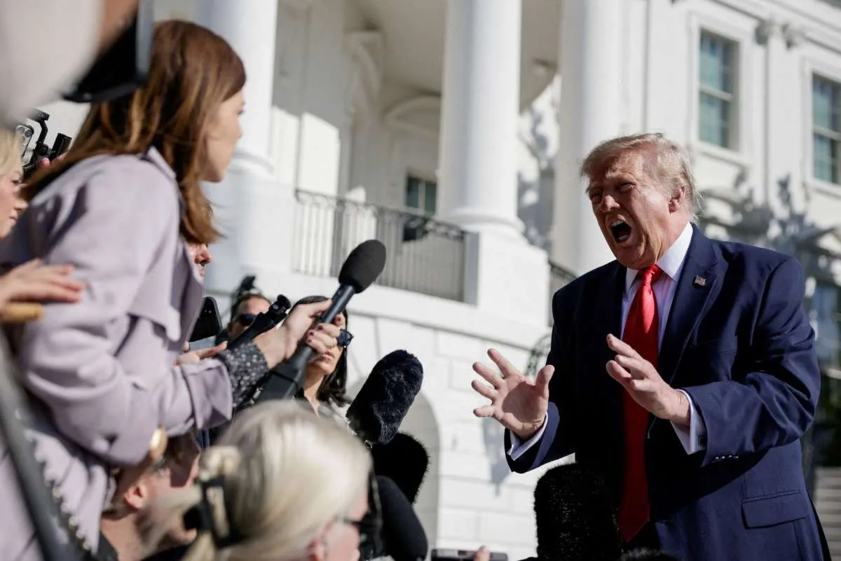 Sering Bersitegang dengan Media, Trump Berencana Pindahkan Ruang Pers Gedung Putih