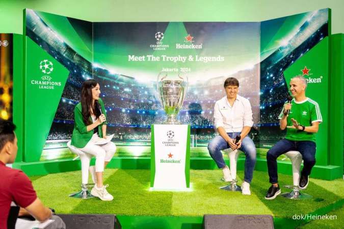 Heineken Gelar Meet The UEFA Champion League Trophy & Legends