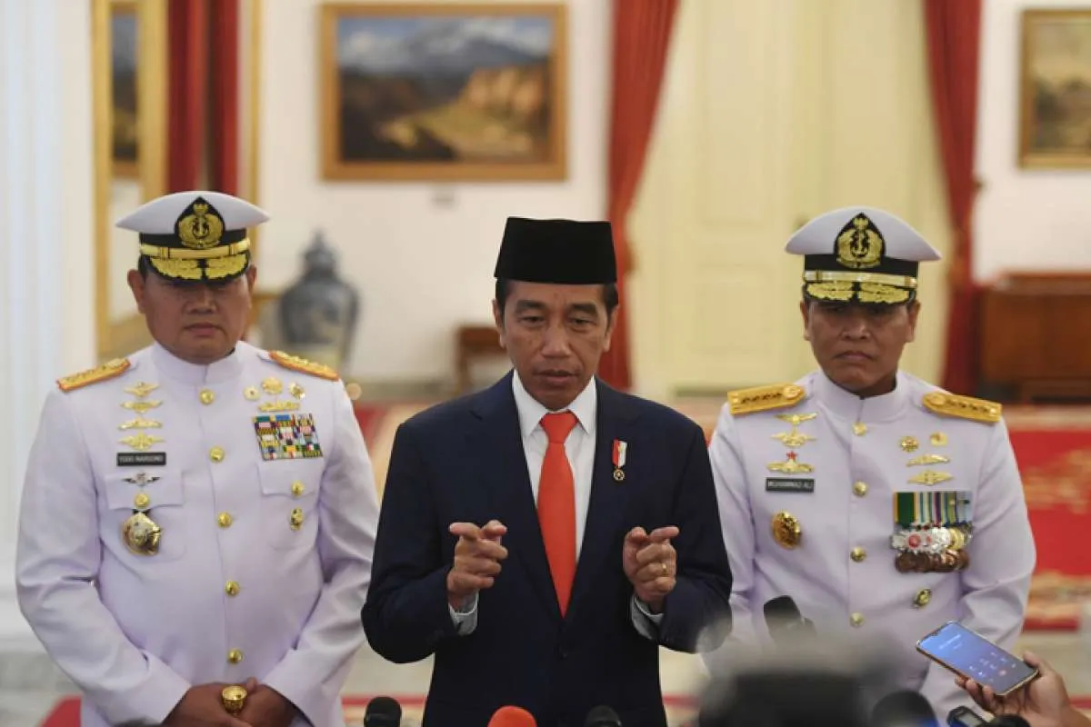 Besok, Jokowi Bakal Terima Brevet Kehormatan Hiu Kencana