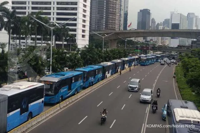 Transjakarta wants to open five new routes every month