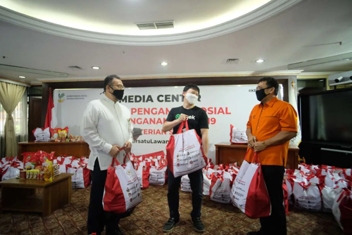 GoSend bantu distribusikan bansos sembako di DKI Jakarta