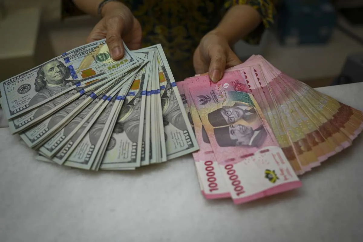 Masih Berpeluang Lanjutkan Penguatan, Cermati Proyeksi Rupiah Jumat (4/7)