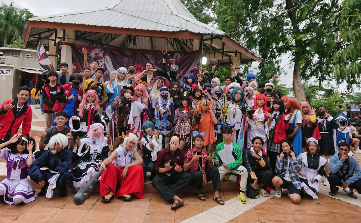 Saat yang Lain Sibuk, Mereka Menyelami Hobi Anime Sampai ke Jepang