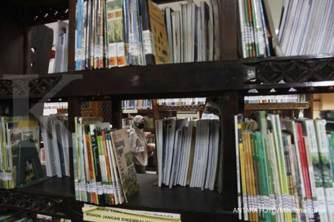 Tips dan Trik Mendekorasi Rak Buku yang Keren dan Instagrammable, Yuk Simak!