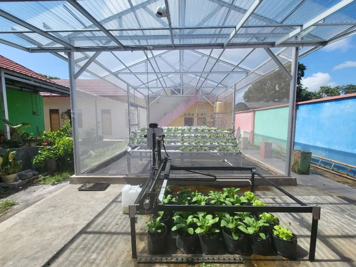 Petani di Jember Dapat Pantau Lahan Real-Time lewat Smart Green House & Agribot SIP