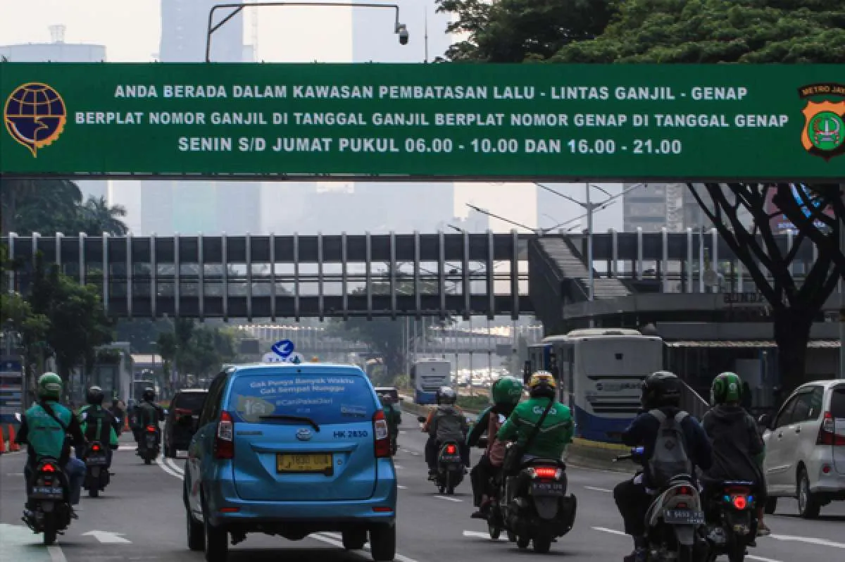 Hari pertama penerapan sanksi ganjil genap, ada 1.062 mobil ditilang