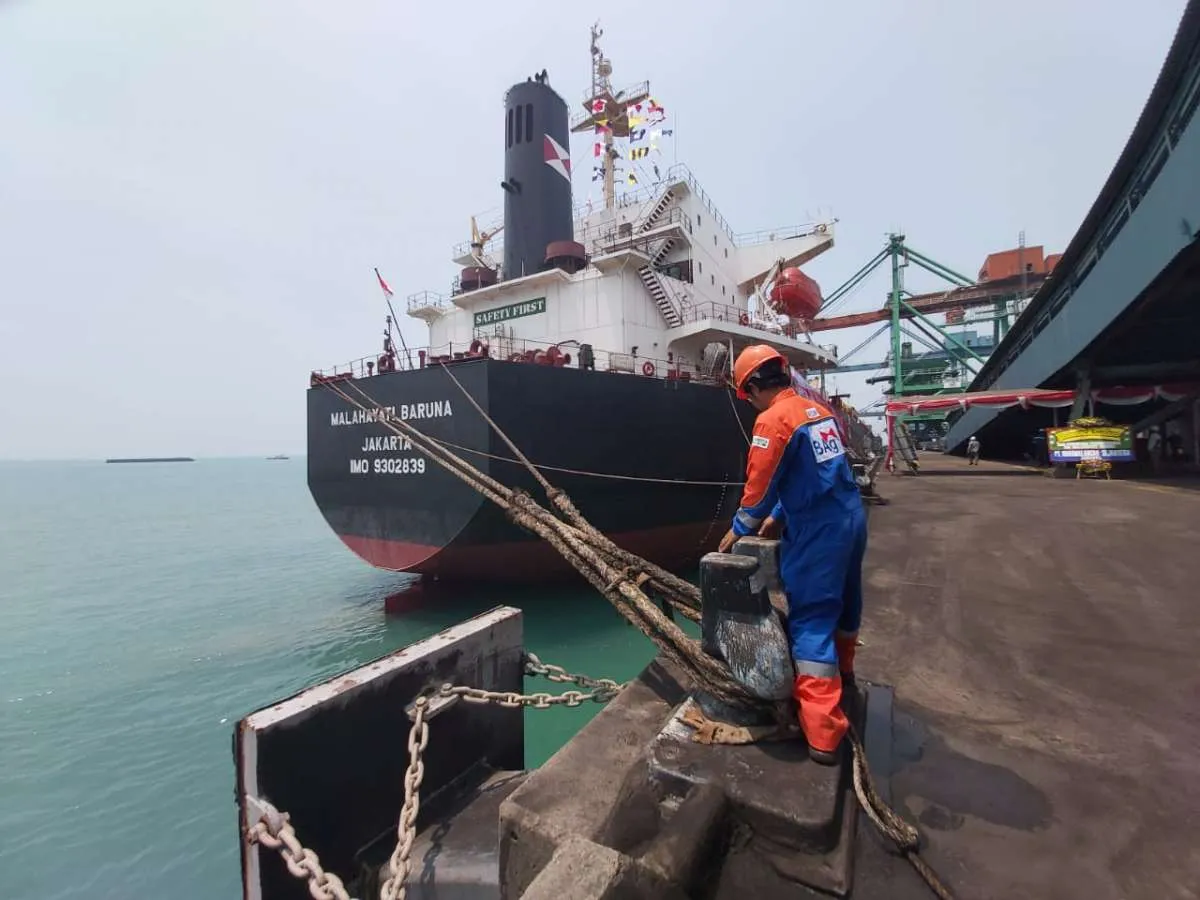 PLN meresmikan kapal angkutan batubara