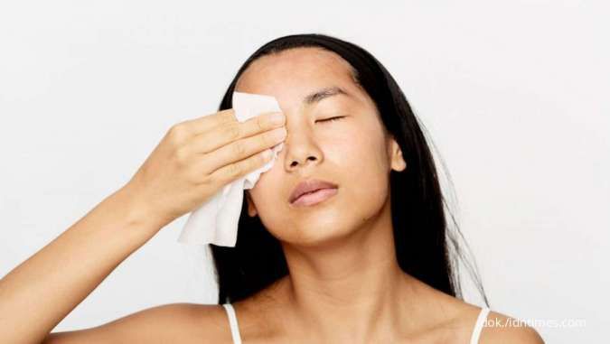 Tidak Sulit! Ketahui 3 Cara Memilih Face Wipes untuk Kulit Berjerawat