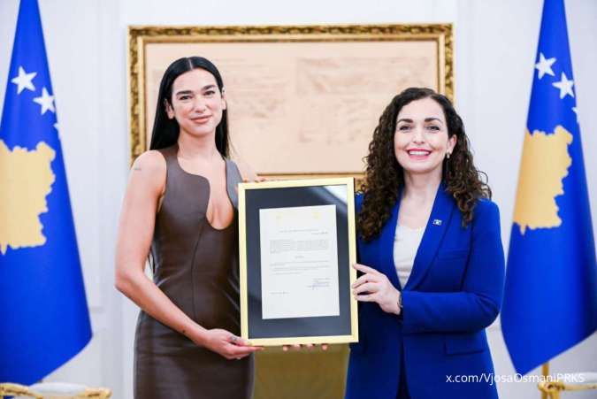 Bintang Pop Dua Lipa Terima Kewarganegaraan Kosovo Melalui Dekrit Presiden