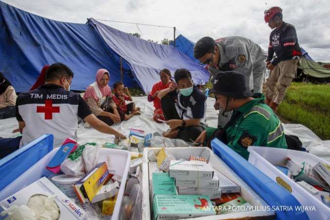Temui Pengungsi Gempa Cianjur, Mendag Beri Bantuan Uang Tunai 500 Ribu per KK