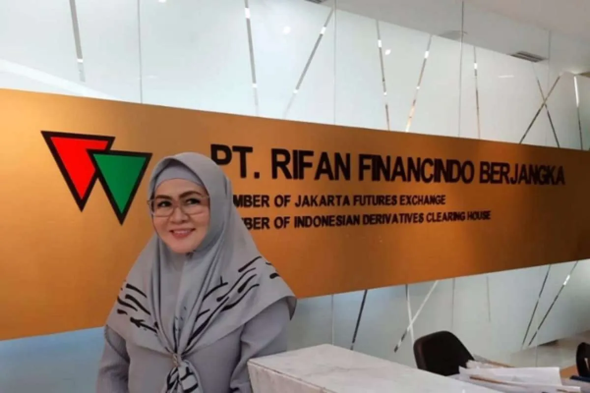 Isriyetti Ifwan, Direktur Rifan Financindo: Tak ada kata rugi dalam investasi