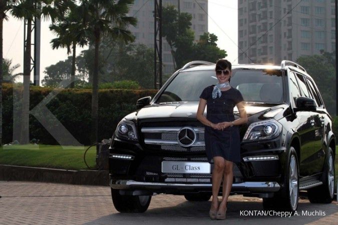 30 orang Surabaya antri beli Mercedes Rp 2,1 M