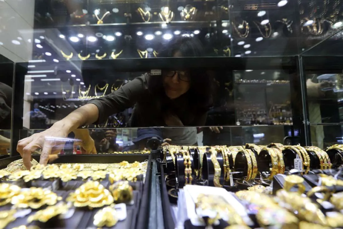 Melihat Aktivitas Jual Beli Emas di Saat Harga Tengah Melonjak Tinggi