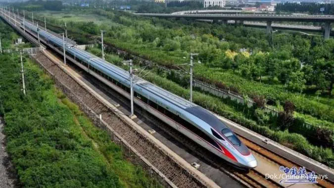 China Launches First Cross-sea Bullet Train Line Near Taiwan Strait