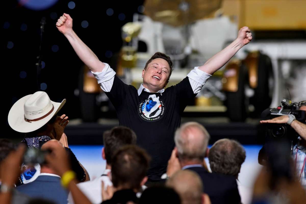 Elon Musk Plans to Take Twitter Public Again Later