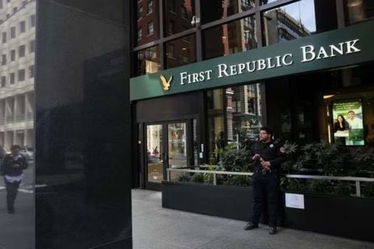Ironis, Banknya Ambruk tetapi Pegawai First Republic Dapat Gaji Fantastis