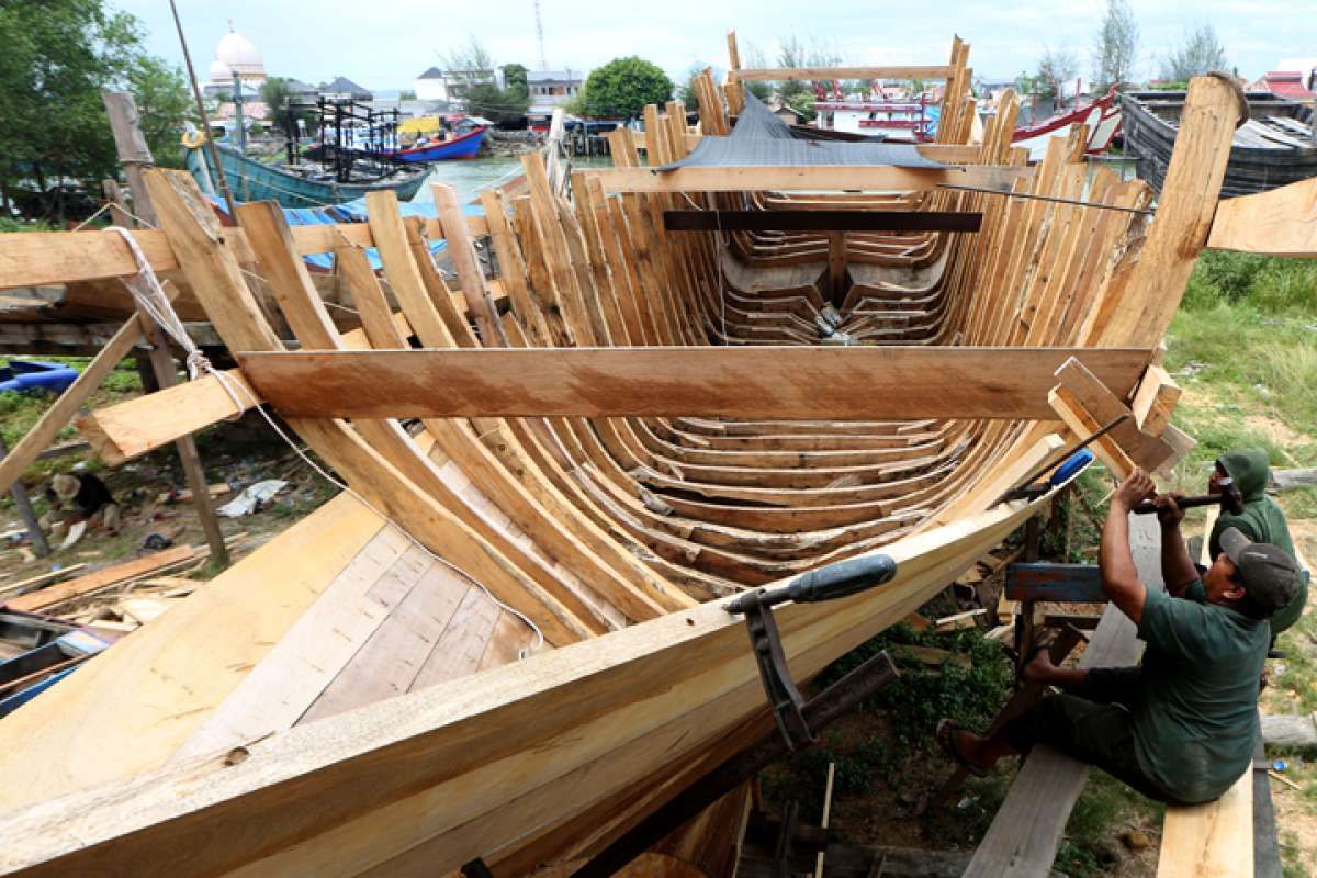 Membangun Peluang Bisnis Galangan Kapal