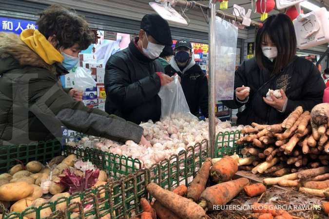 Penduduk Beijing Membanjiri Supermarket Setelah Mendengar Rumor Penguncian Covid-19