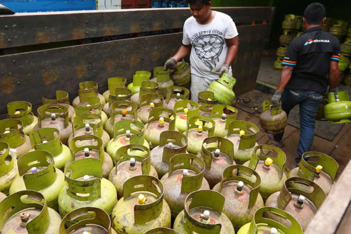 Masuki masa PSBB, Pertamina jamin pasokan energi