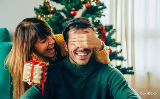 Inspirasi 6 Ide Kado Natal Buat Pasangan Baru, Dijamin Berkesan