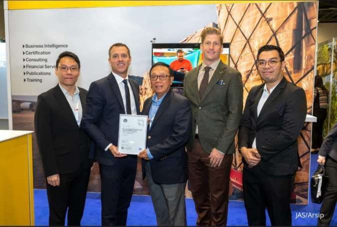 JAS Airport Services Raih Sertifikasi Baterai Lithium Ceiv dari IATA di London