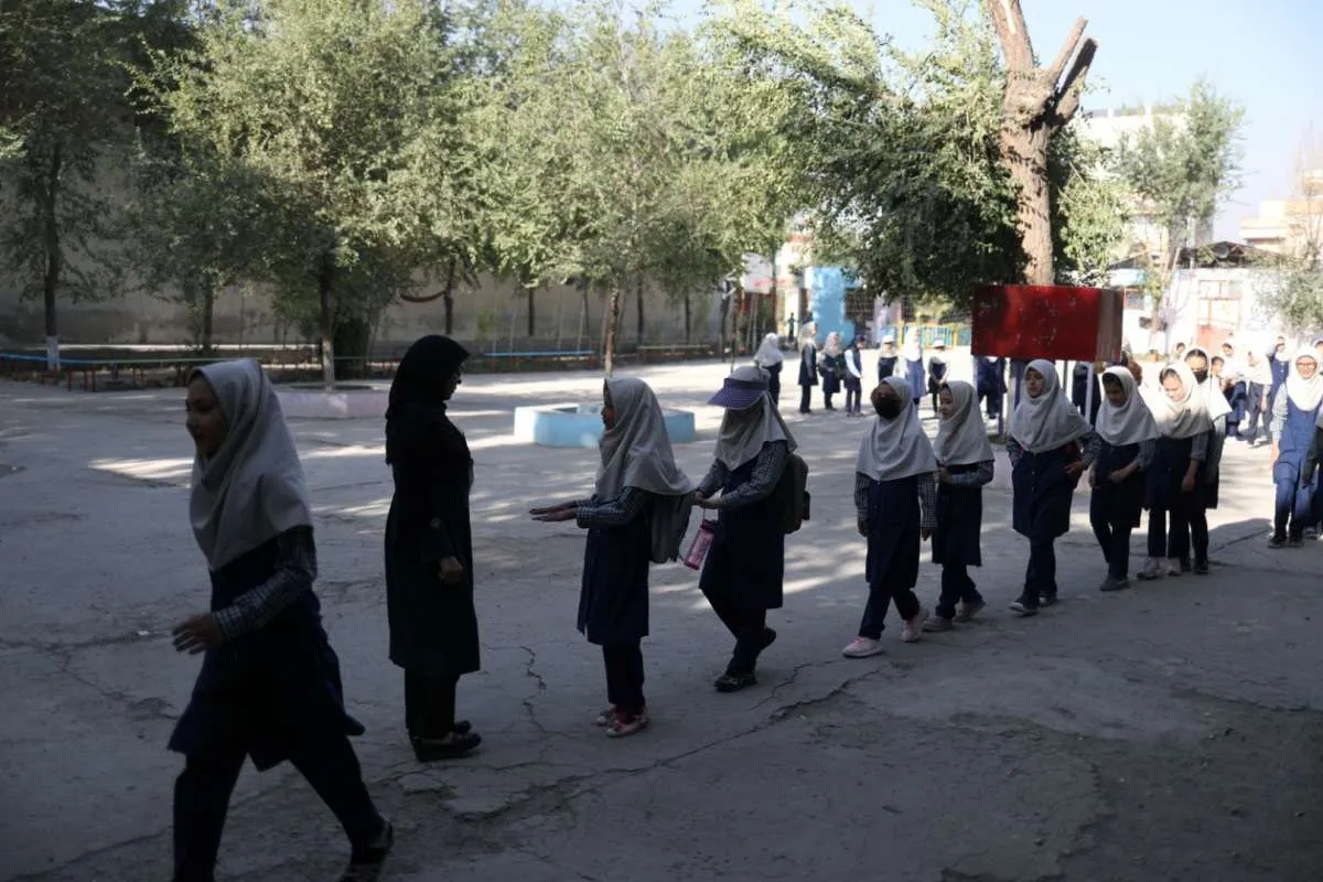 Taliban mengatakan anak perempuan akan dapat kembali ke sekolah sesegera mungkin