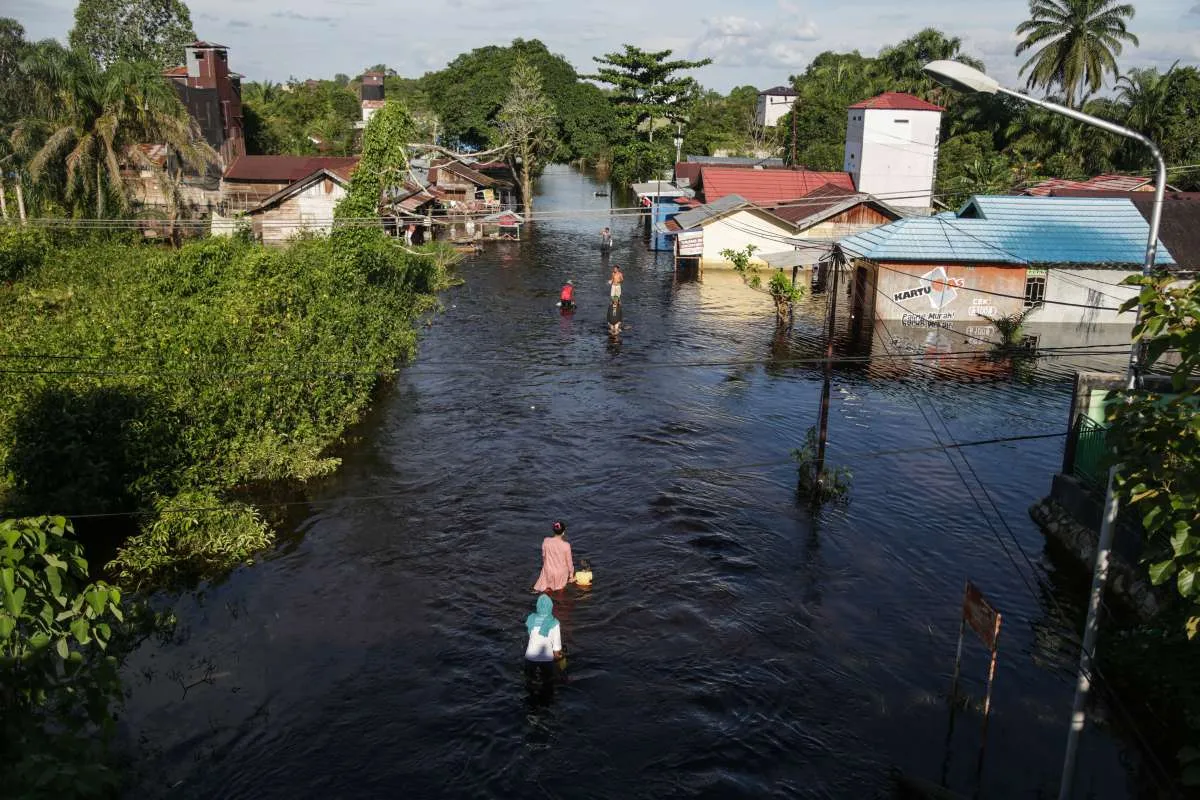 Peringatan Dini Cuaca Besok (18/6) Hujan Deras, Provinsi Ini Waspada Bencana