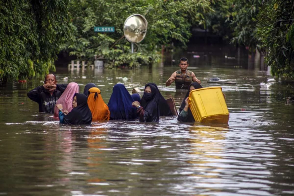 Waspada Bencana Sekitar Jakarta Ini, Simak Peringatan Dini Cuaca Besok Hujan Lebat