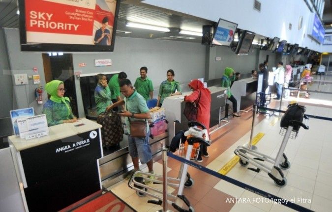 Personil pelayanan Bandara Soekarno-Hatta kini dilengkapi komputer tablet