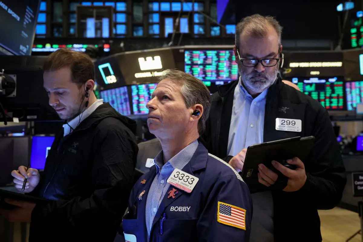 Wall Street Dibuka Menguat, Ditopang Saham Megacaps