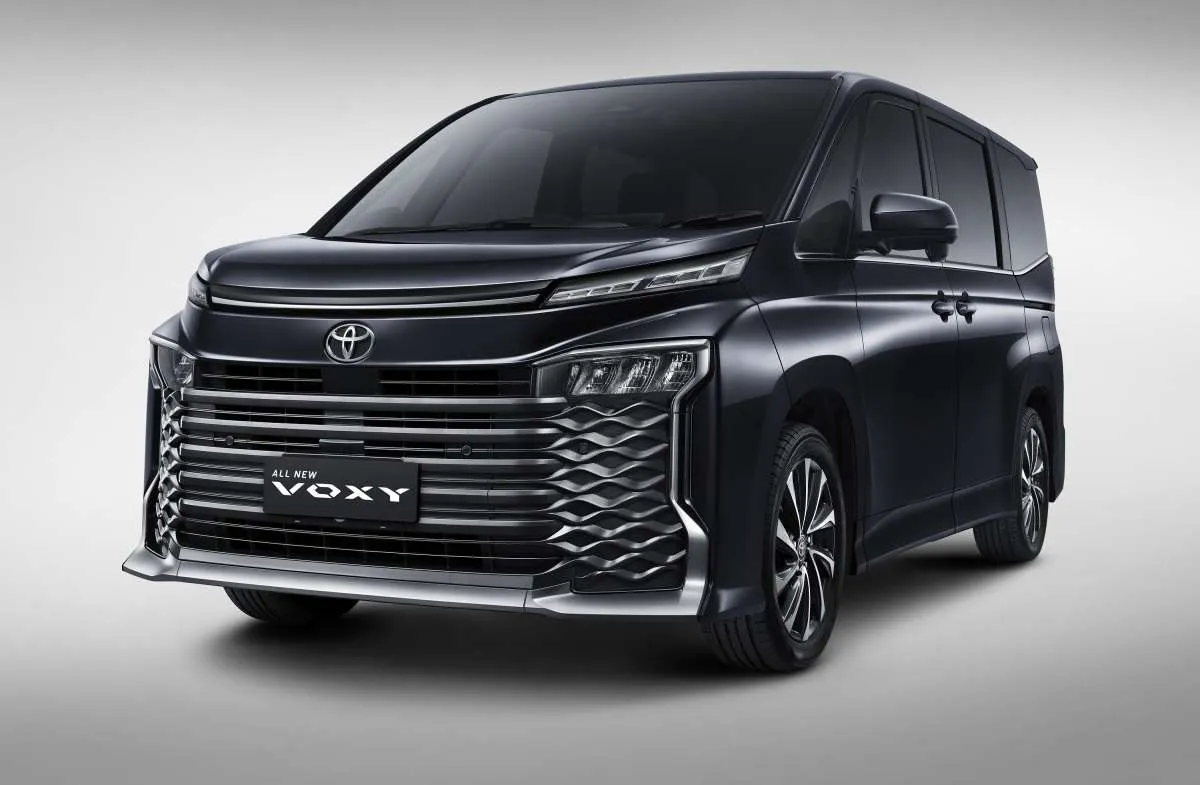 Perkuat Segmen MPV, Toyota Merilis Generasi Terbaru All New Voxy