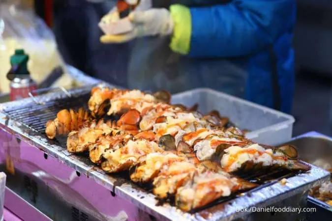 Salah satu street food Korea yang cukup mahal, Korean Grilled Cheese Lobster
