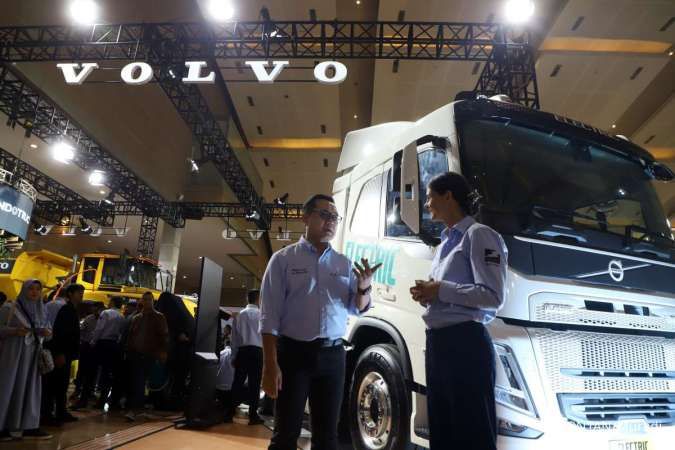 Miliarder China Cari Pinjaman US$ 2,2 miliar Biayai Ekspansi Volvo