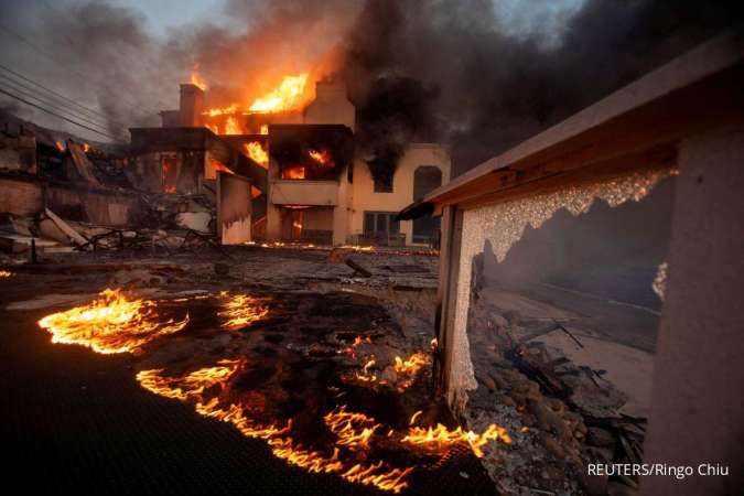 Angin Kencang Menerjang, Los Angeles Berjibaku Kendalikan Kebakaran Hutan