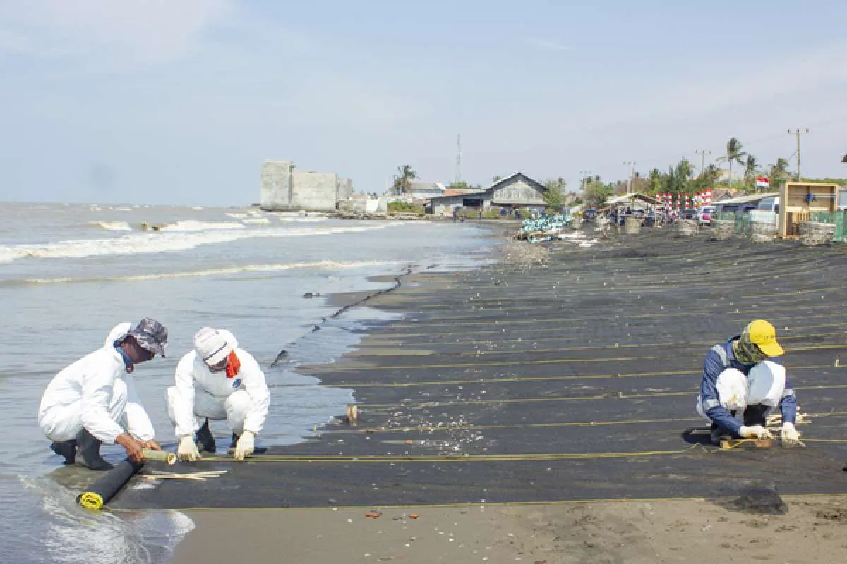 Pertamina targetkan bisa tutup kebocoran sumur minyak di ONWJ Karawang pada 8 Oktober