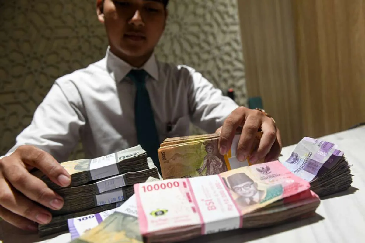 Berotot, Rupiah Spot Dibuka Menguat ke Rp 15.754 Per Dolar AS Pada Hari Ini (2/2)